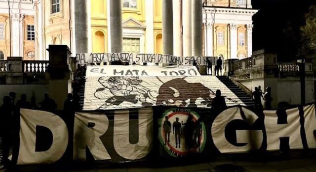 La provocazione, Drughi a Superga con due striscioni: &#8220;La vera storia di Torino siamo noi&#8221;