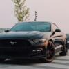 Dal campo sportivo all’autostrada, date un’occhiata alle caratteristiche di accesso a una Ford Mustang negli Emirati Arabi Uniti