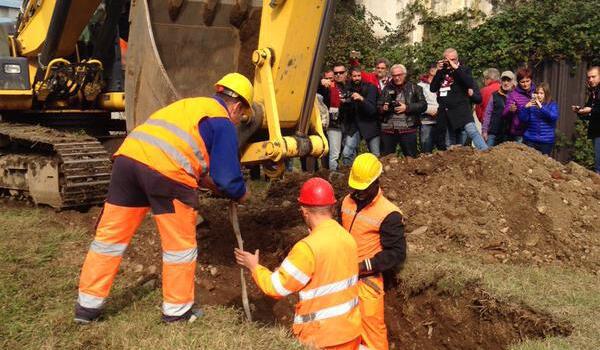 Toro, prime colate di cemento al Filadelfia